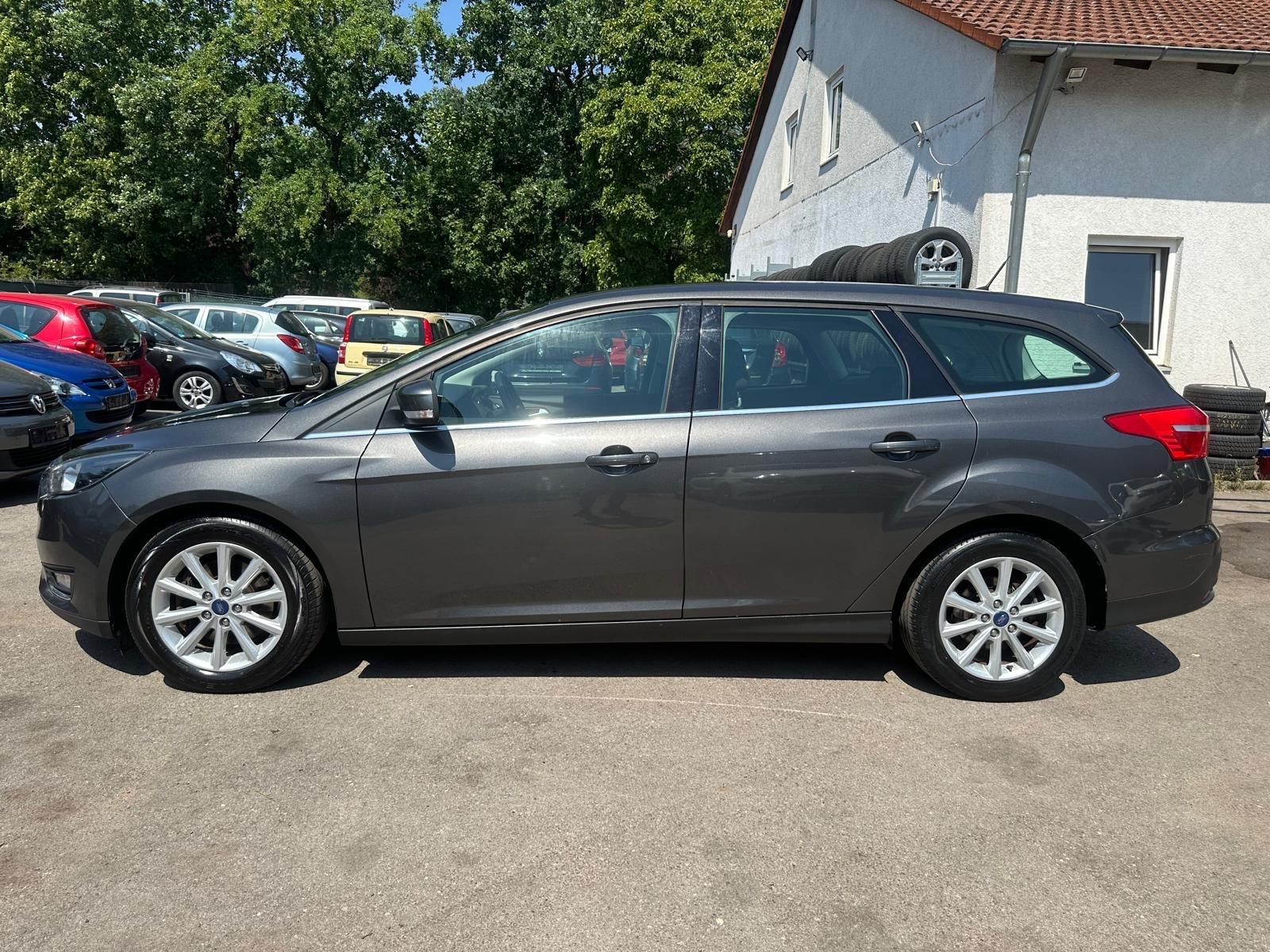 Ford Focus 2015 — photo 8