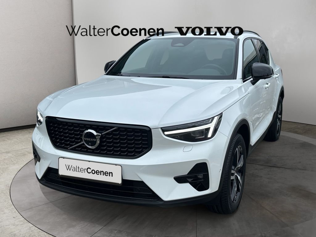 VOLVO XC40 B3 B DKG Plus Dark 360° Business-Paket Fron