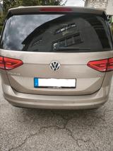 Volkswagen Touran1.2 TSI Comfortline 7-Sitze,Navi, Panorama - mit Benzin-Antrieb: Beige, Van