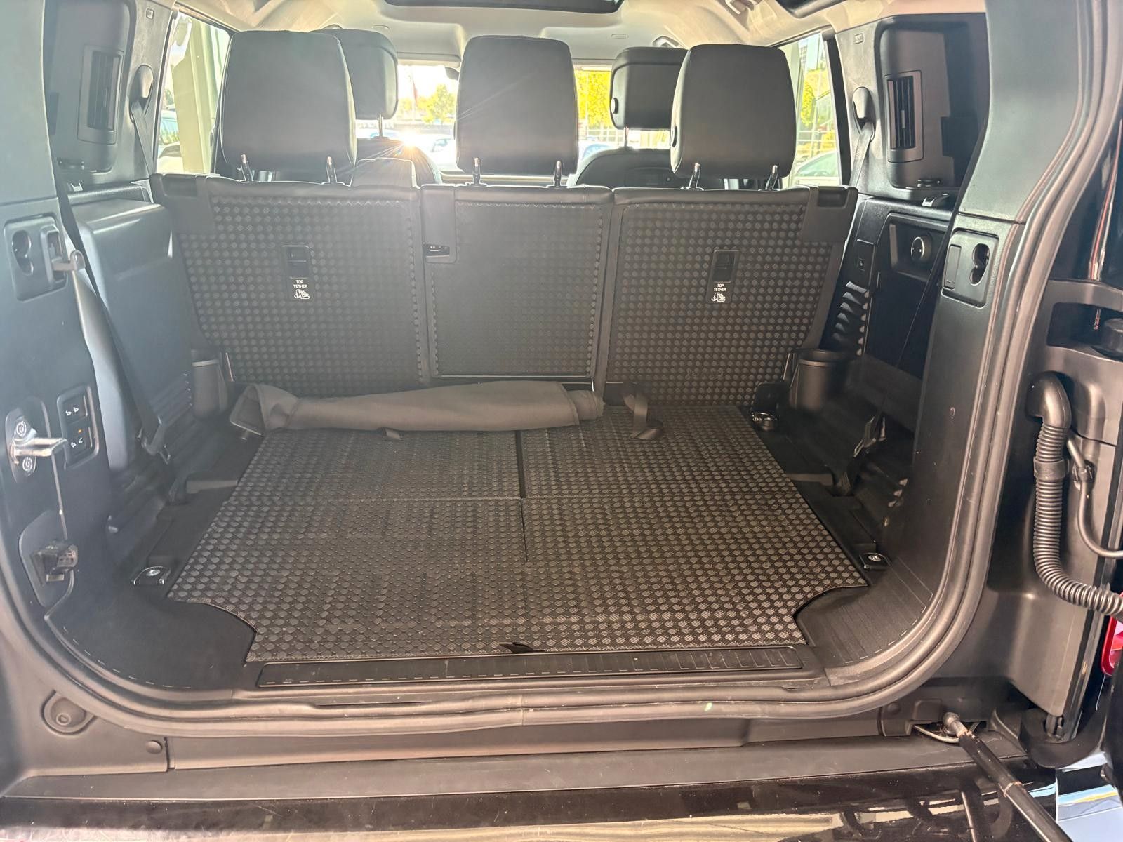 Fahrzeugabbildung Land Rover Defender 110 SE