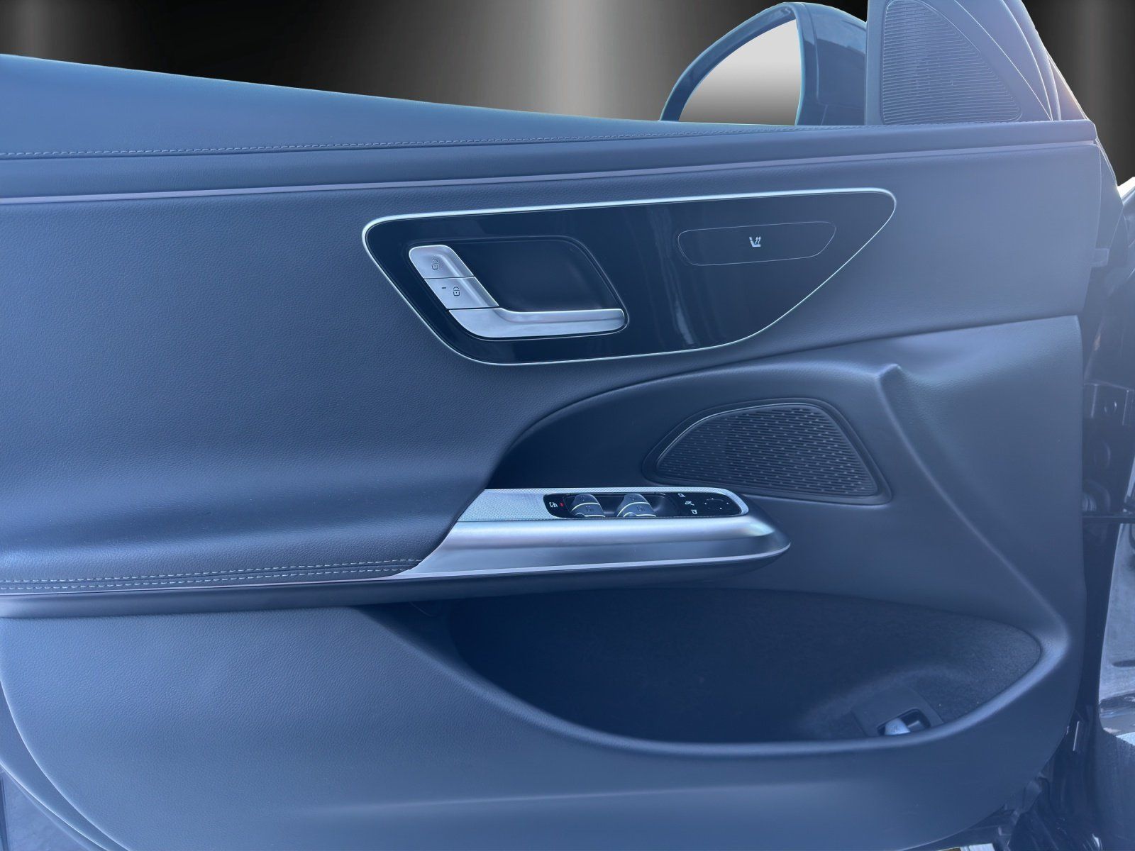 Fahrzeugabbildung Mercedes-Benz E 220 d 4M T AMG Advanced AHK KeyGo DISTRO Night