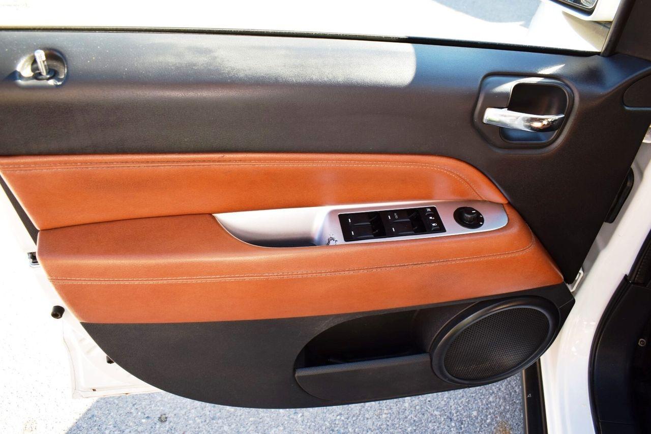 Jeep Compass 2014 — фото 8