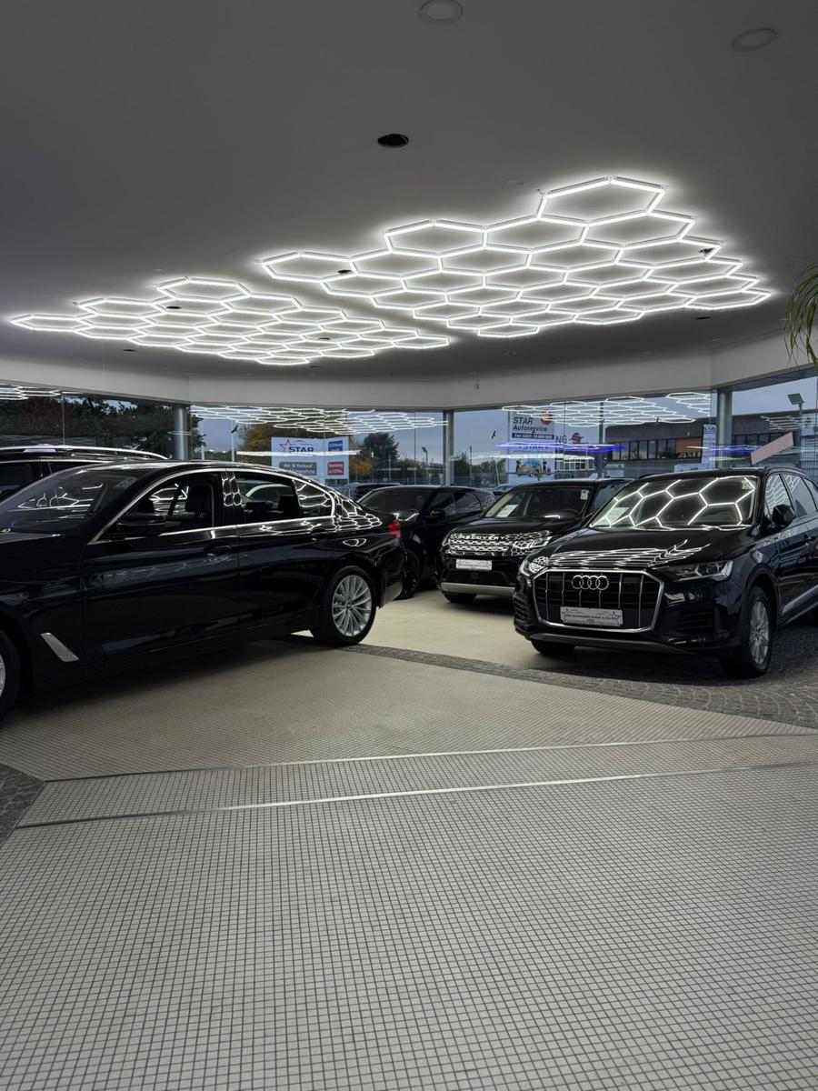 showroom-image-top