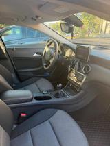 Mercedes-Benz Gla 180 - Mercedes-Benz GLA-Klasse Kombi Gebrauchtwagen