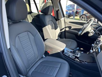 BMW iX3 DAB LED WLAN RFK Parkassistent el. Sitze