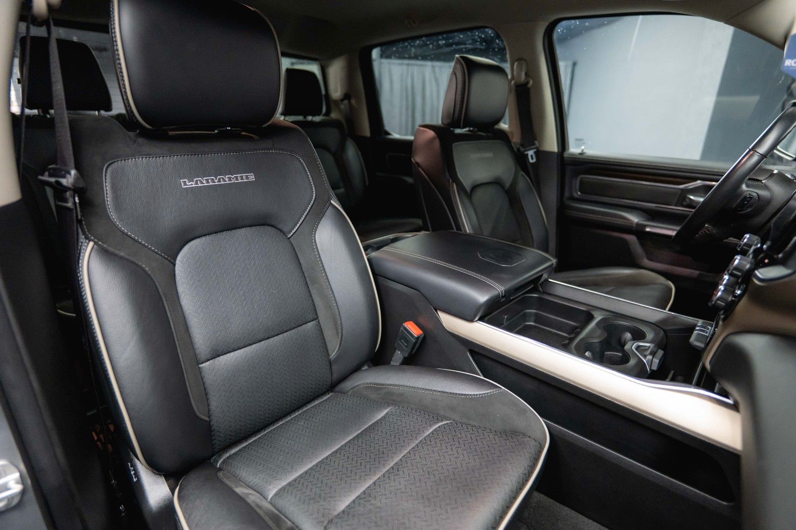 Fahrzeugabbildung Dodge RAM 5.7 V8 HEMI 4x4 LARAMIE LPG Offroad-Bodylift