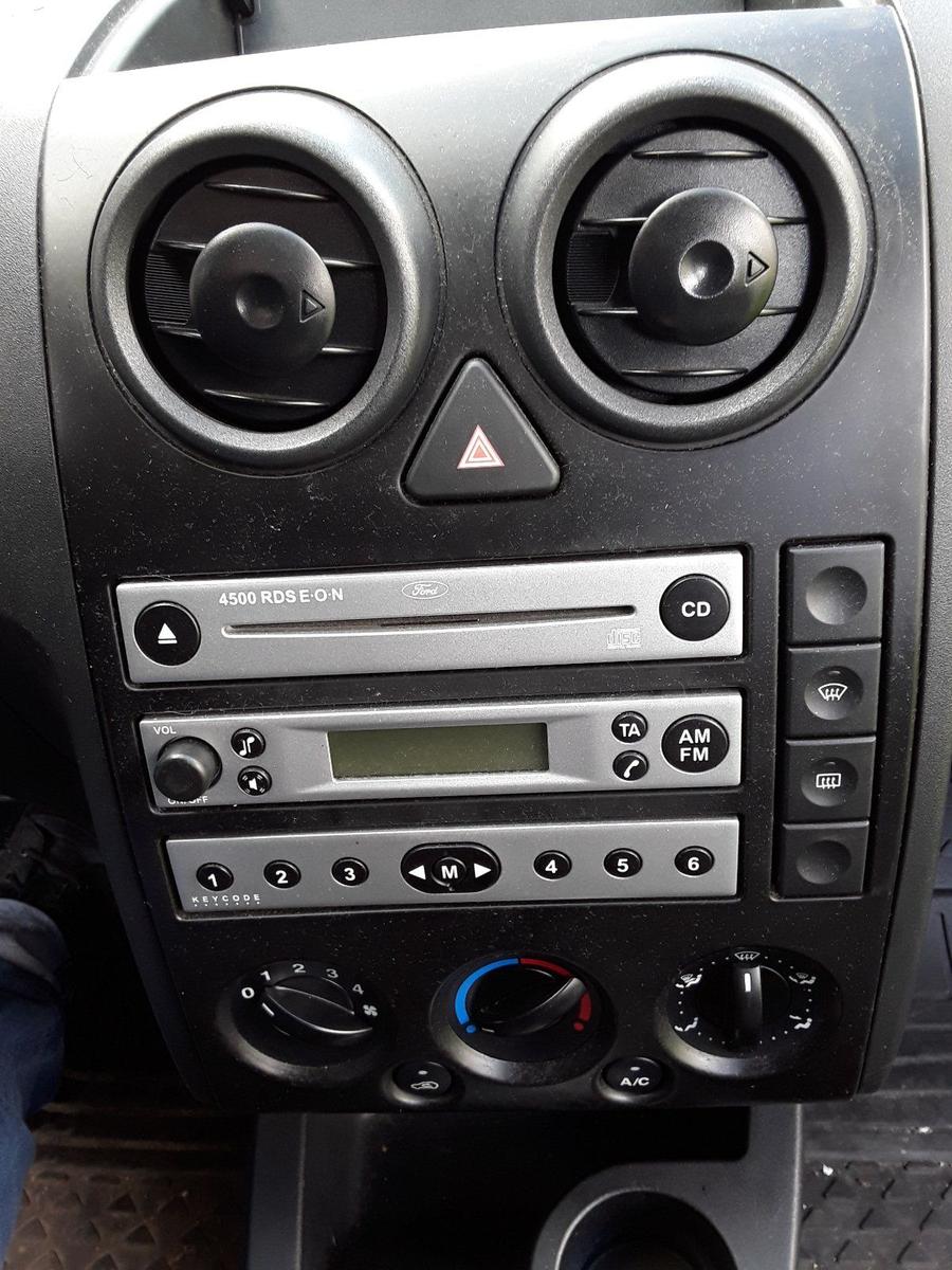 Ford Fusion 2004 — photo 5