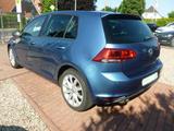 Volkswagen Golf VII Lim. Highline BMT Teilleder/SHZ/2X PDC/ - mit Benzin-Antrieb: Blau, Limousine