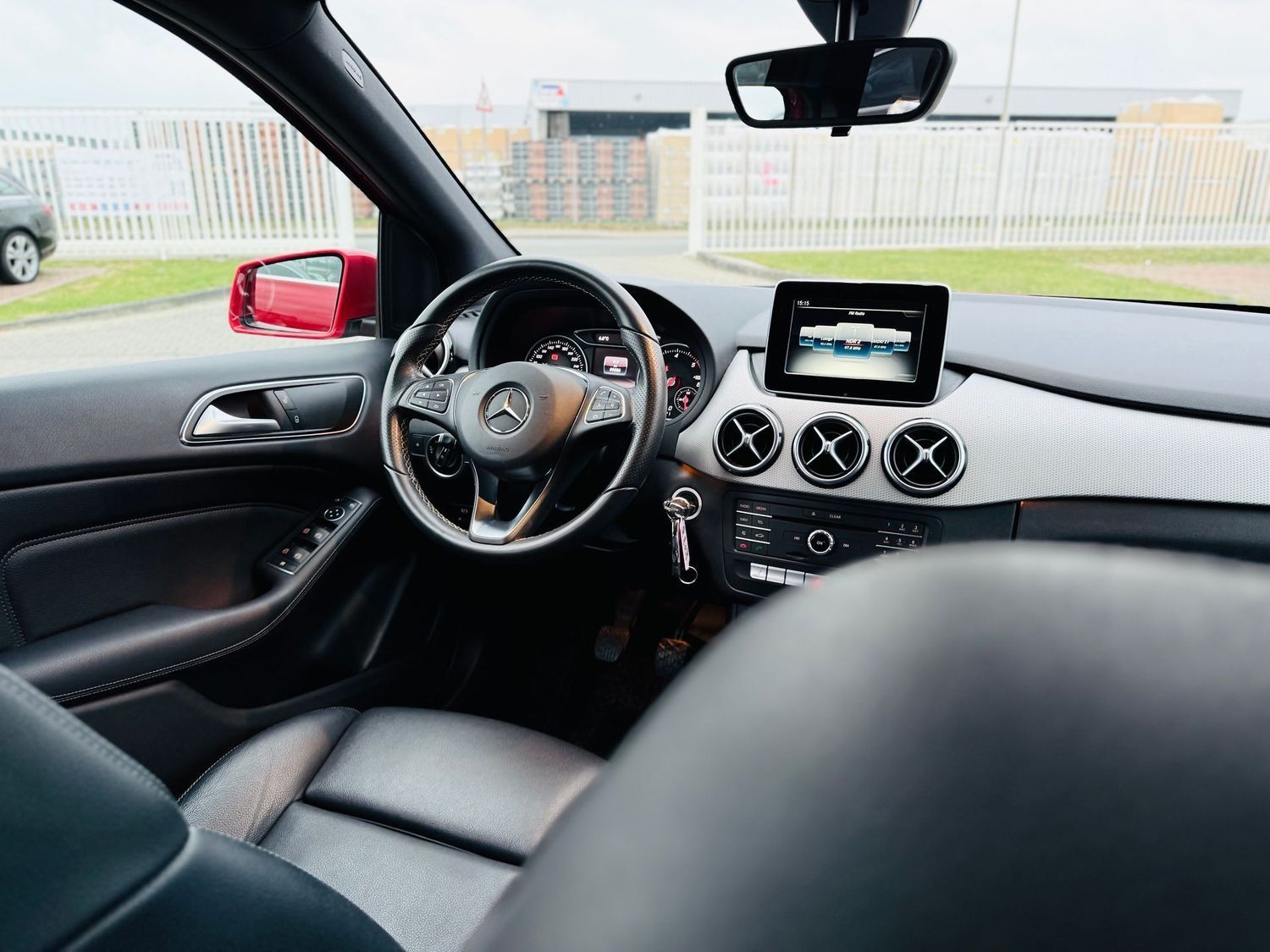 Fahrzeugabbildung Mercedes-Benz B 180 d URBAN, Tempomat, Kindersitze, PTS, SHZ,