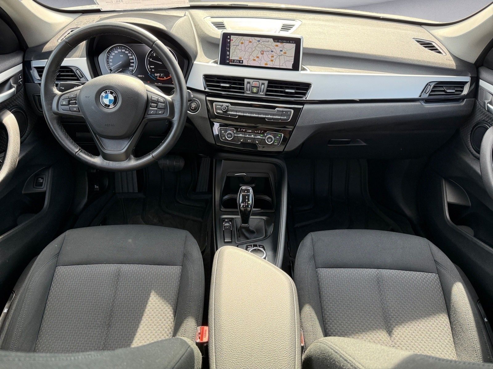 BMW X1 sDrive18i Advantage Navi Klimaaut. Aut. Heckk foto 11