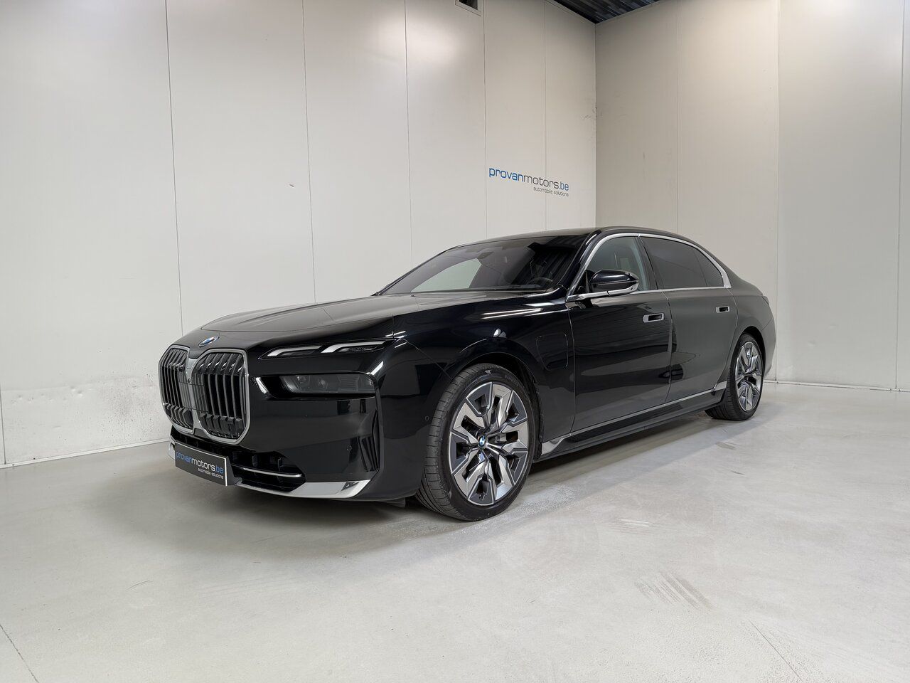 BMW 750 xDrive e Hybrid - Executive Lounge - Soh 94%