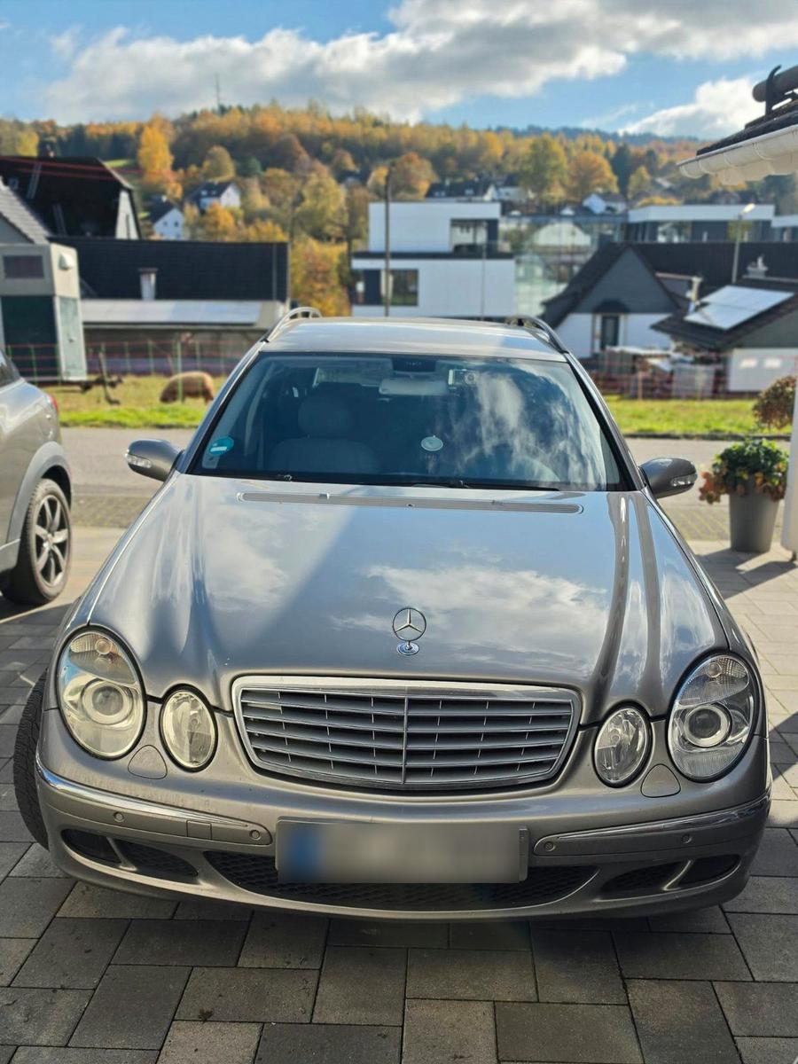 Mercedes-Benz E 270