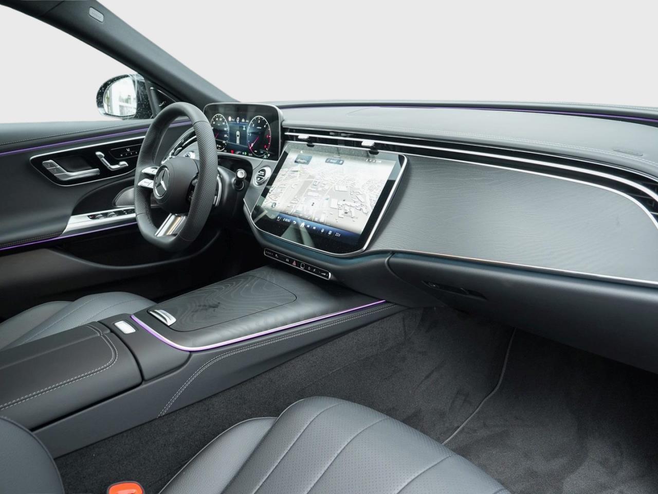 Mercedes-Benz E 220 d T-Modell AMG Night Panorama AHK Distroni