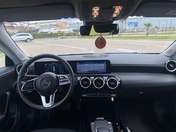 Mercedes CLA 180 Shooting Brake - 4