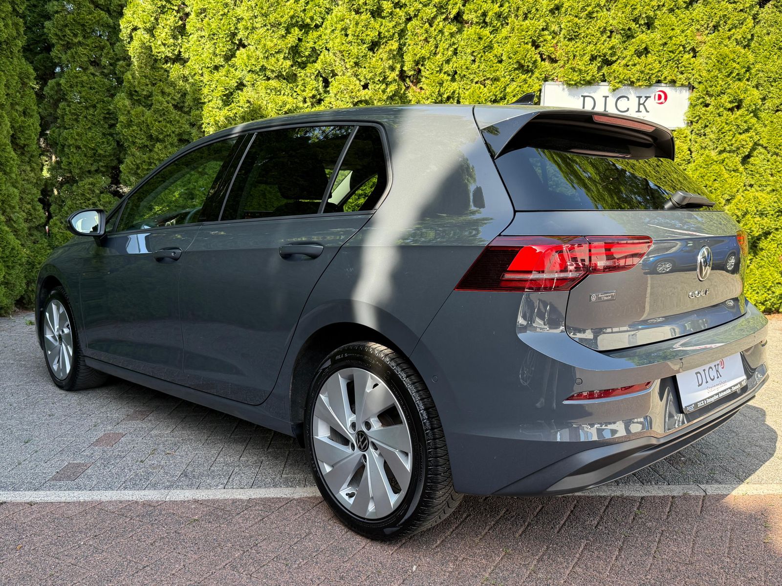 Fahrzeugabbildung Volkswagen Golf Lim. 2.0 TDI DSG Goal LED+KAM+ACC+SHZ+CARPL