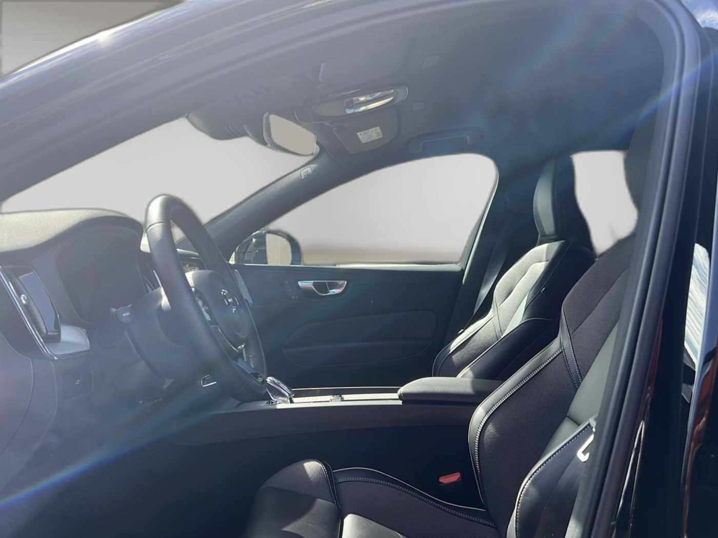 Volvo XC 60 Plus Dark 2WD