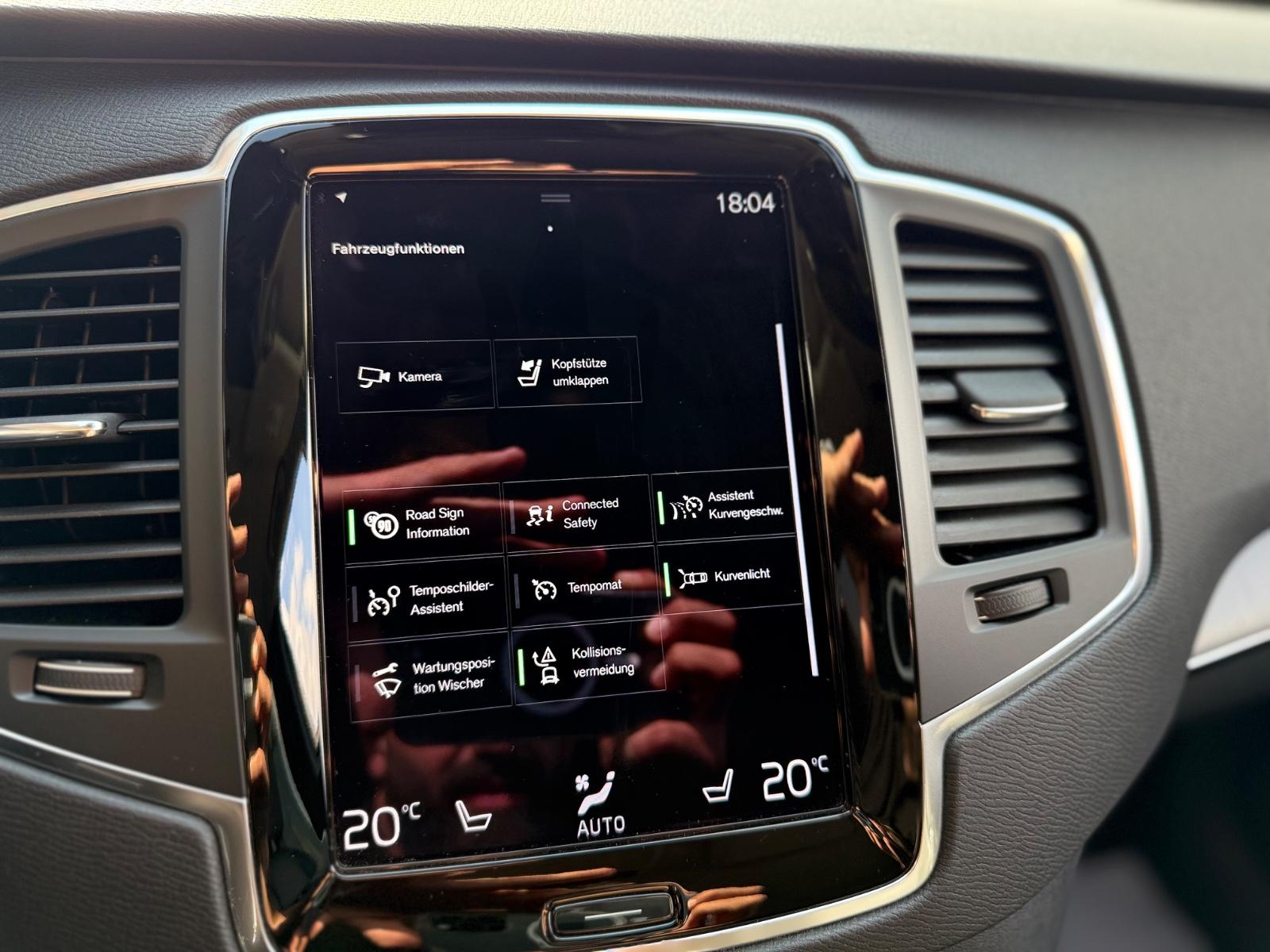 Volvo XC 90 Momentum Pro AWD/360K/LED/VirtC/AHK/H&K/