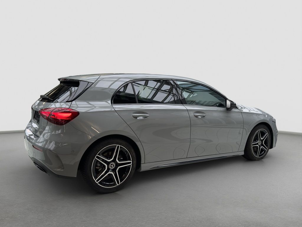 Fahrzeugabbildung Mercedes-Benz A 200 Kompaktlimousine AMG LIne, Night Paket*LED