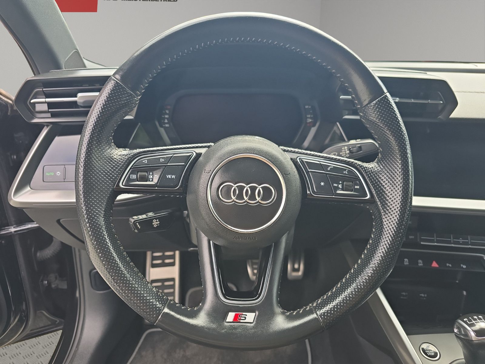 Fahrzeugabbildung Audi A3 Limousine 35 TFSI 3x S line CarPlayer LED
