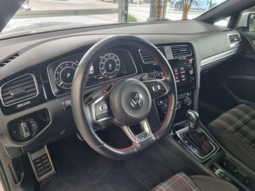 Fahrzeugabbildung Volkswagen Golf VII GTI Performance DSG NAVI LED Virtual