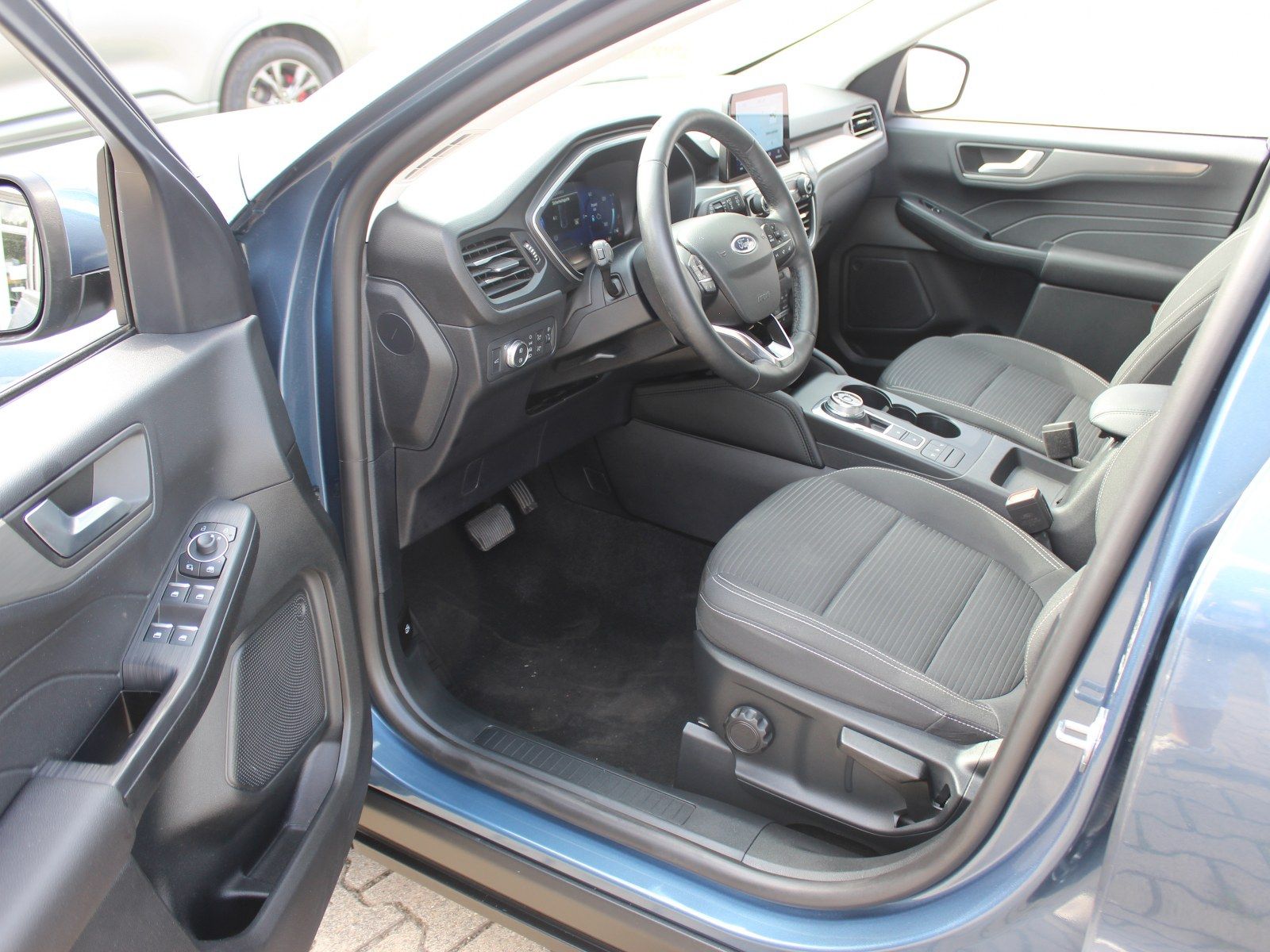 Fahrzeugabbildung Ford Kuga Hybrid Titanium 2,5 Duratec