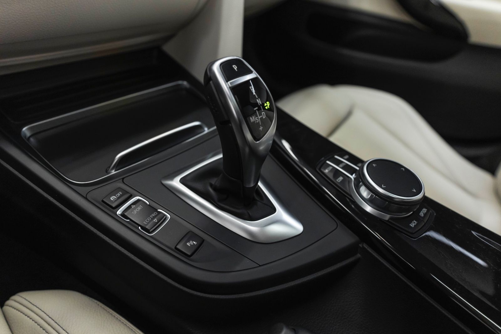 Fahrzeugabbildung BMW 440i GC M-Performance H&K LED CARPLAY KAM SHZ