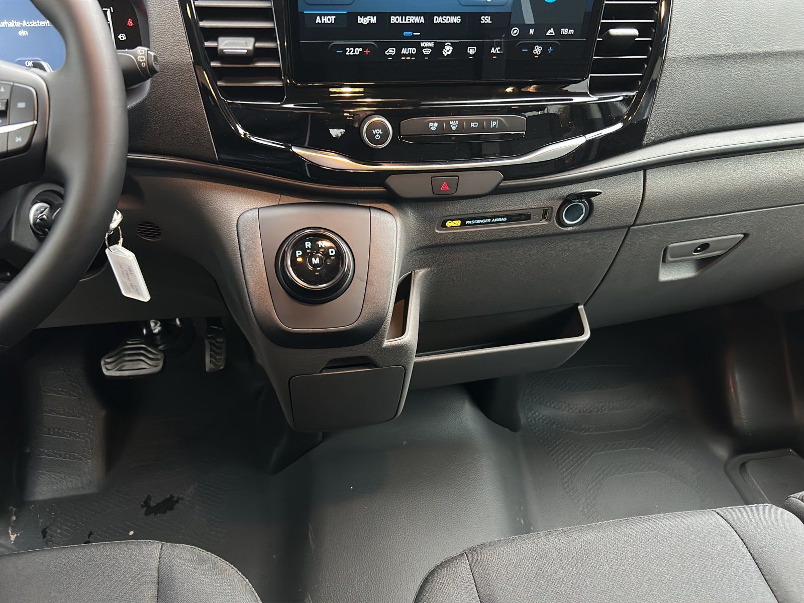 Fahrzeugabbildung Ford Transit Kombi 350L3 Trend 6 Sitze GJR Techno Pak