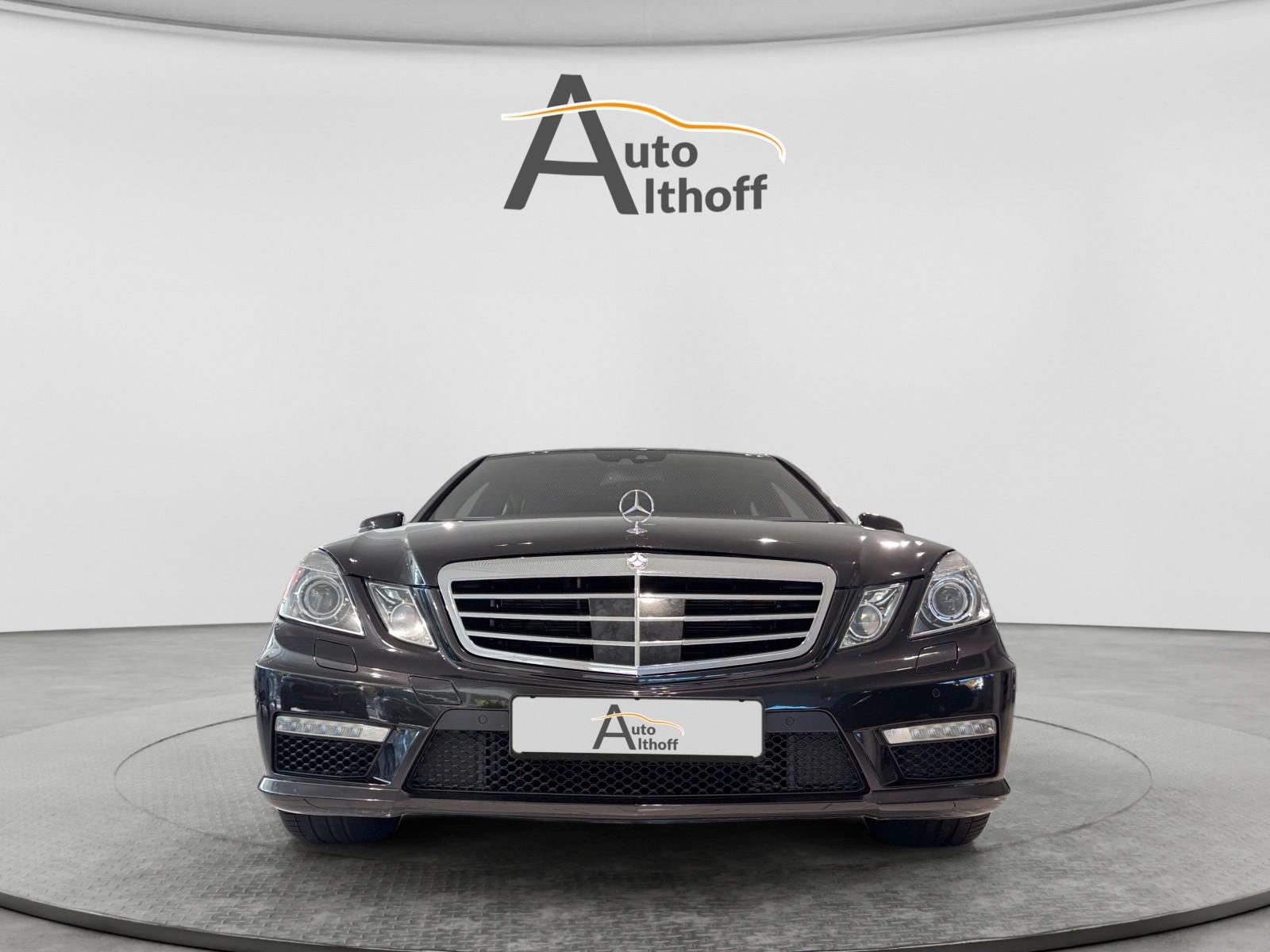 Mercedes-Benz E63 AMG Lim. DRIVERS COMAND SCHIEBE HK PARK