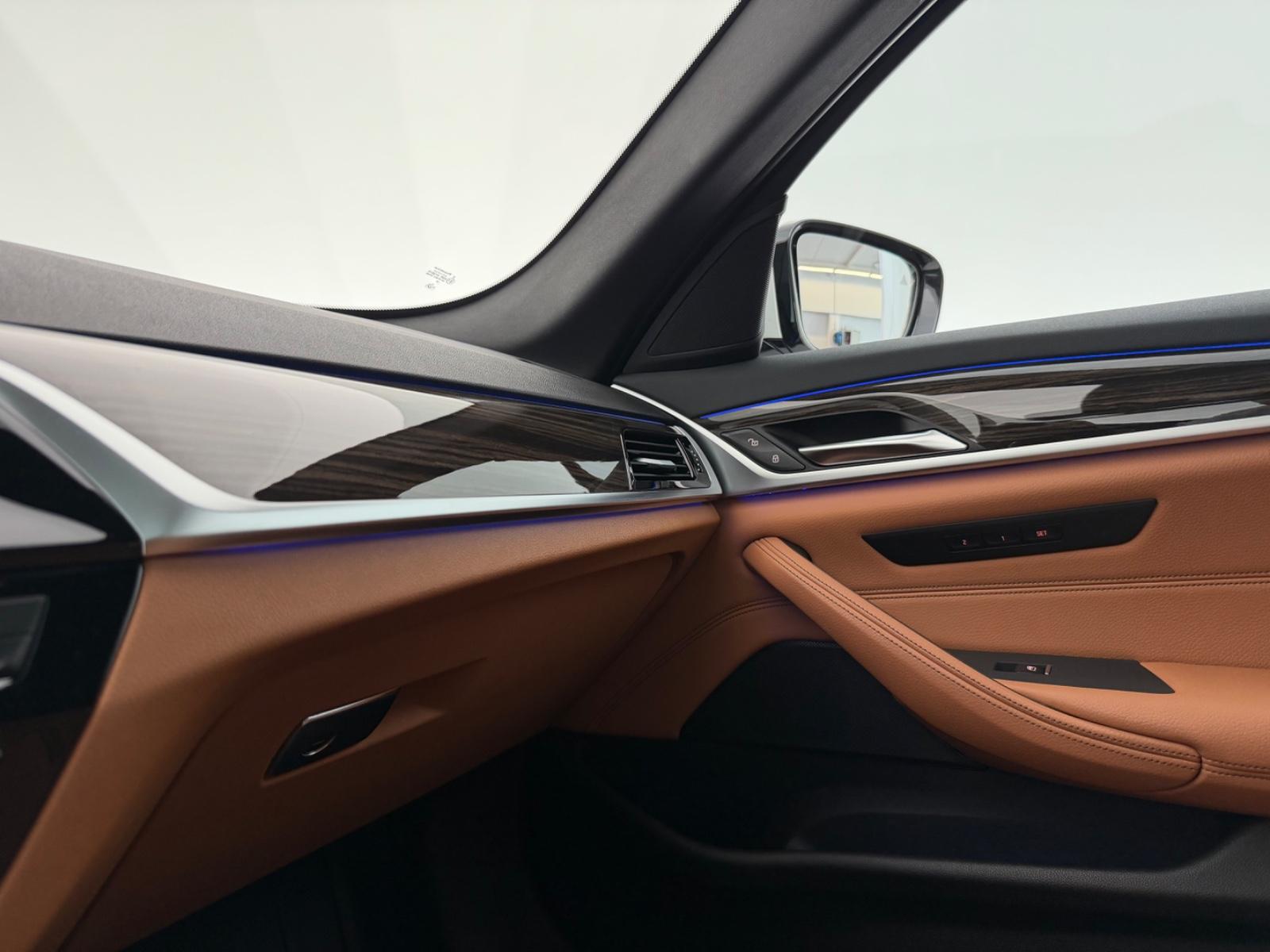 BMW 530d *M SPORT*SHADOW-LASER-PANO-360°-HUD-ACC-LHZ