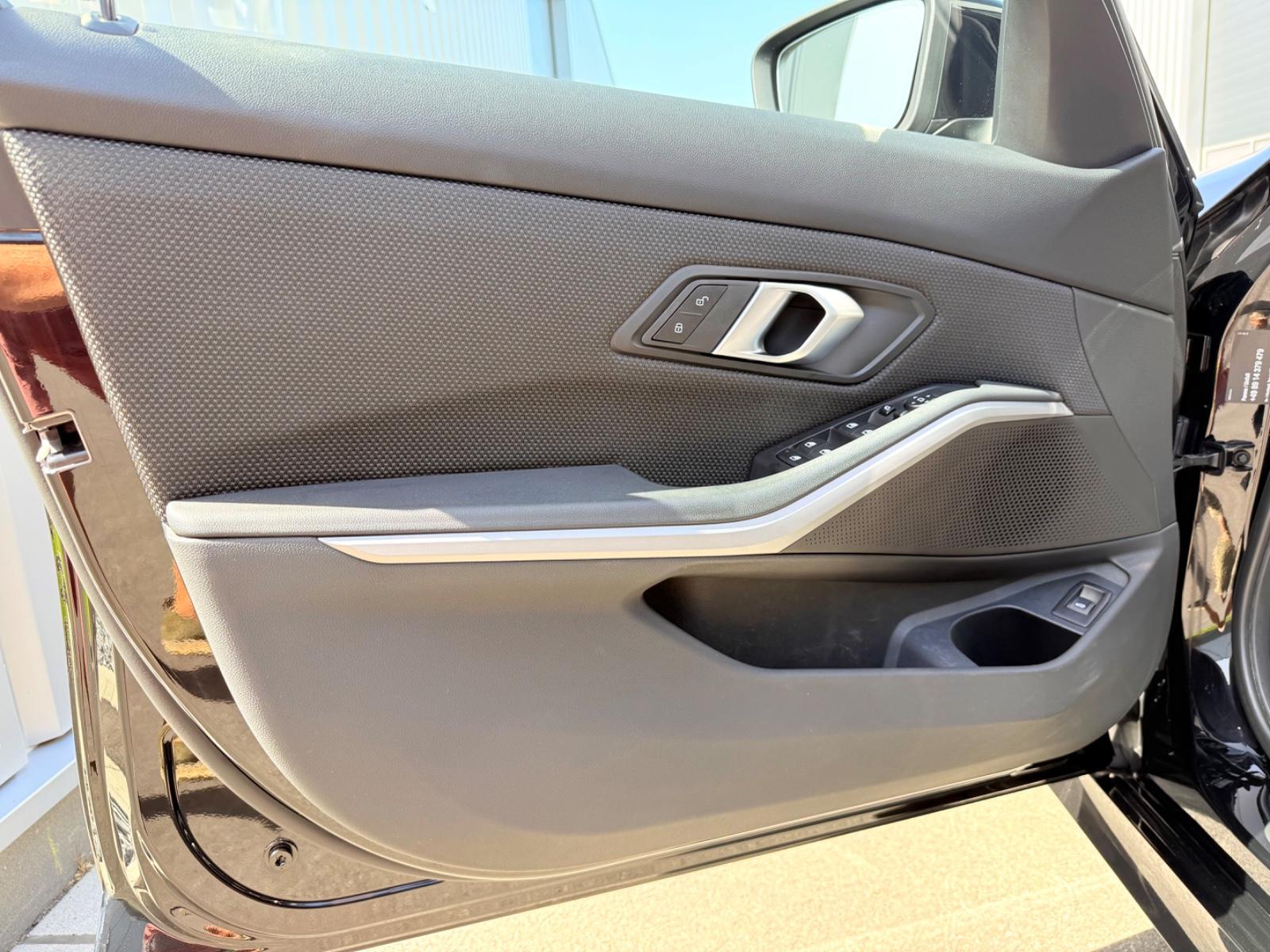 BMW 320 i Touring G21 1. Hand LED CarPlay, миниатюра 12