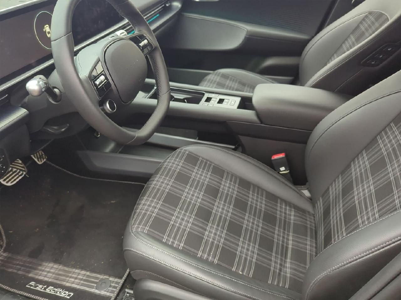 Fahrzeugabbildung Hyundai Ioniq 6 First Edition Elektro 4WD