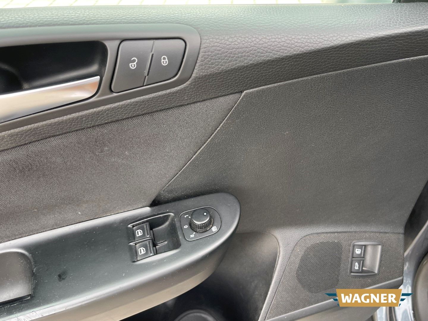 Fahrzeugabbildung Volkswagen Passat Variant Trendline Sitzheizung TÜV 03/2028
