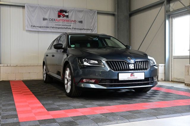 Skoda Superb Combi Style *schw.AHK/Bi-Xenon*