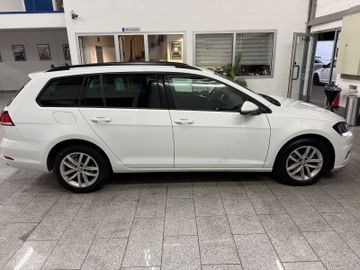 Volkswagen Golf - 6