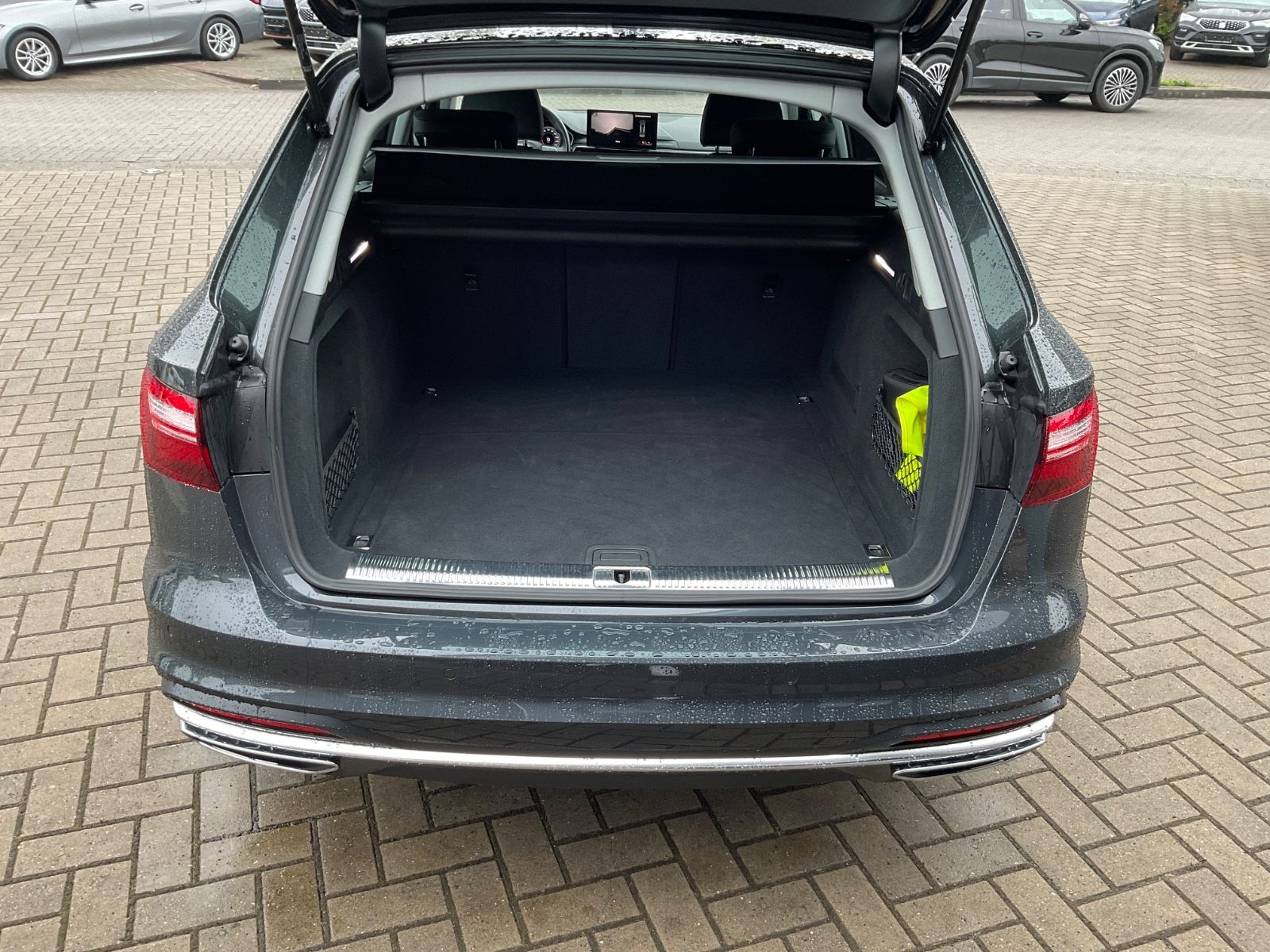 Fahrzeugabbildung Audi A4 Avant 40 TFSI quattro,Leder,ACC,Kamera,LED