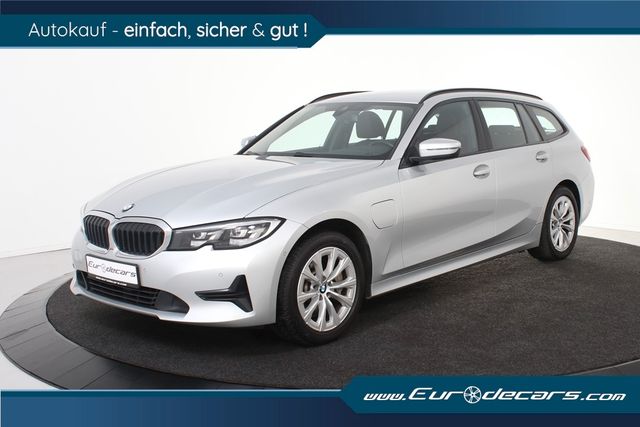 BMW 330e Touring *1.Hand*Leder*Navi*EHK*Park ass.*