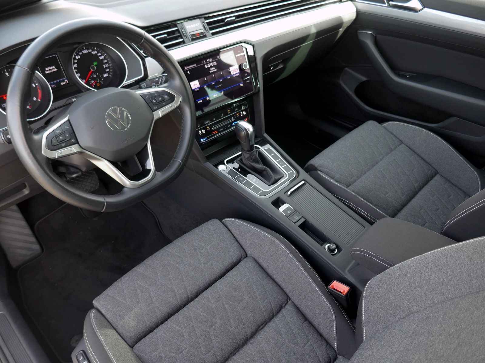 Fahrzeugabbildung Volkswagen Passat Variant Business 2.0 TDI DSG | LED RFK