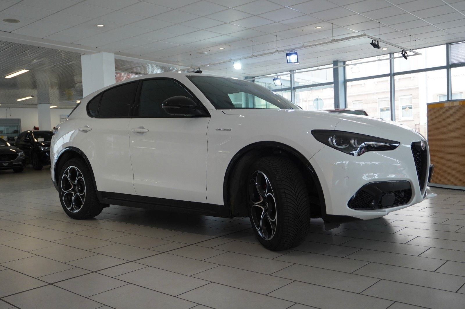 Fahrzeugabbildung Alfa Romeo Stelvio 2.2D VELOCE Q4 NAVI/LED/KAMERA/MATRIX/SH