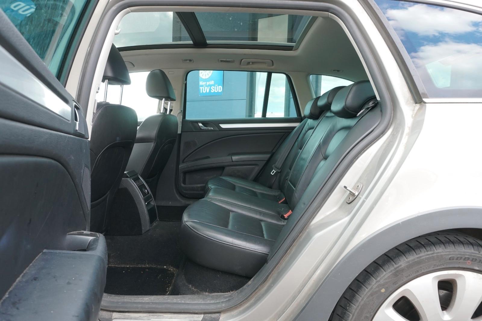 Skoda Superb 2013 — photo 29