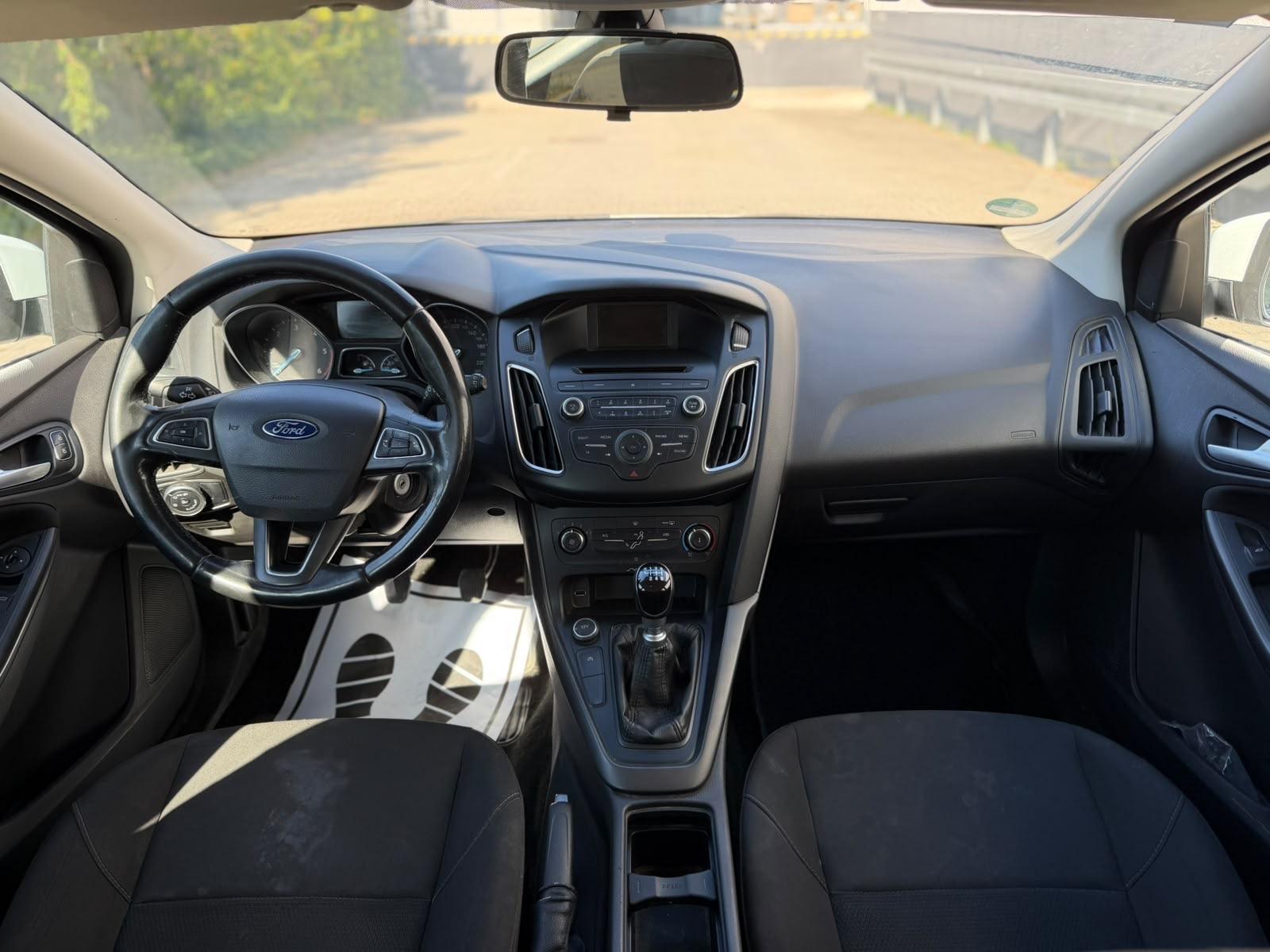 Ford Focus 2015 — фото 10