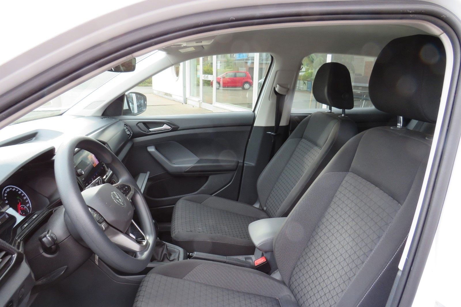 Fahrzeugabbildung Volkswagen T-Cross Life DSG PDC TELVOR SITZH. 1H.