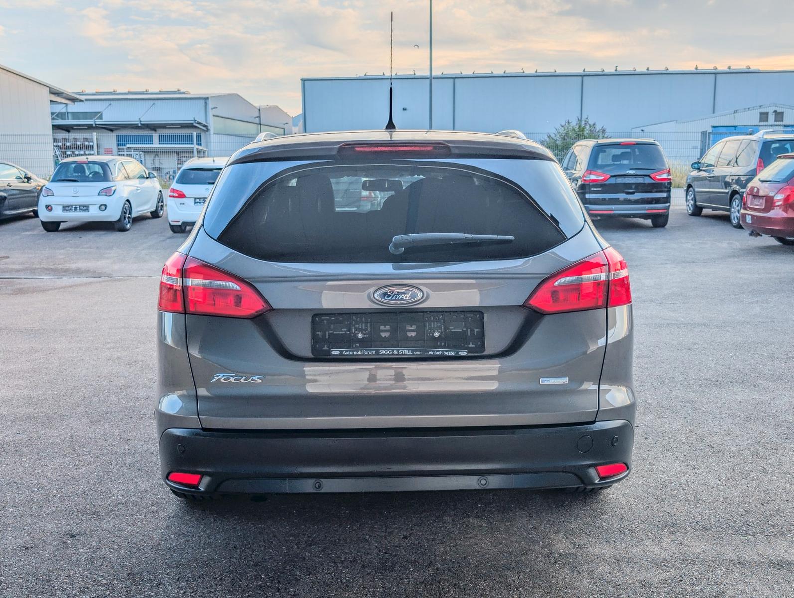 Ford Focus 2015 — photo 6