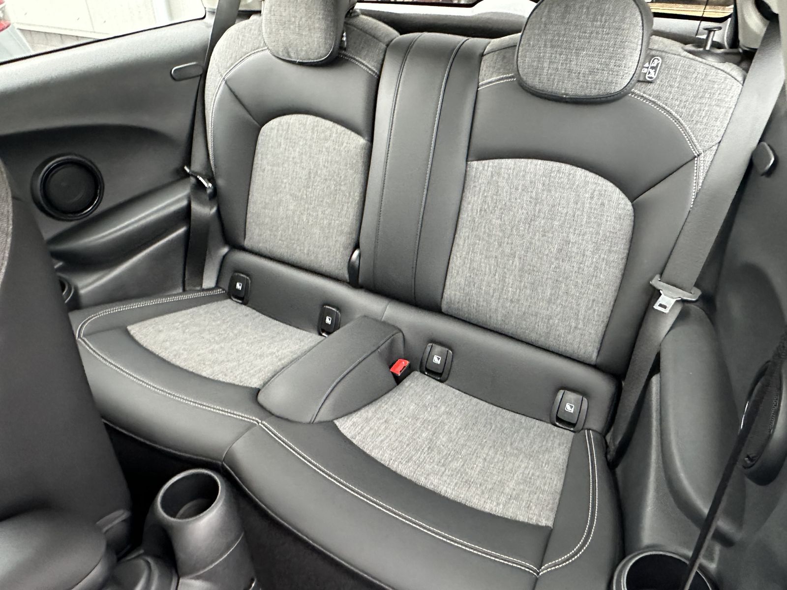 Fahrzeugabbildung MINI Cooper SE Classic Trim NAV+LED+SHZ+DRASSISTANT