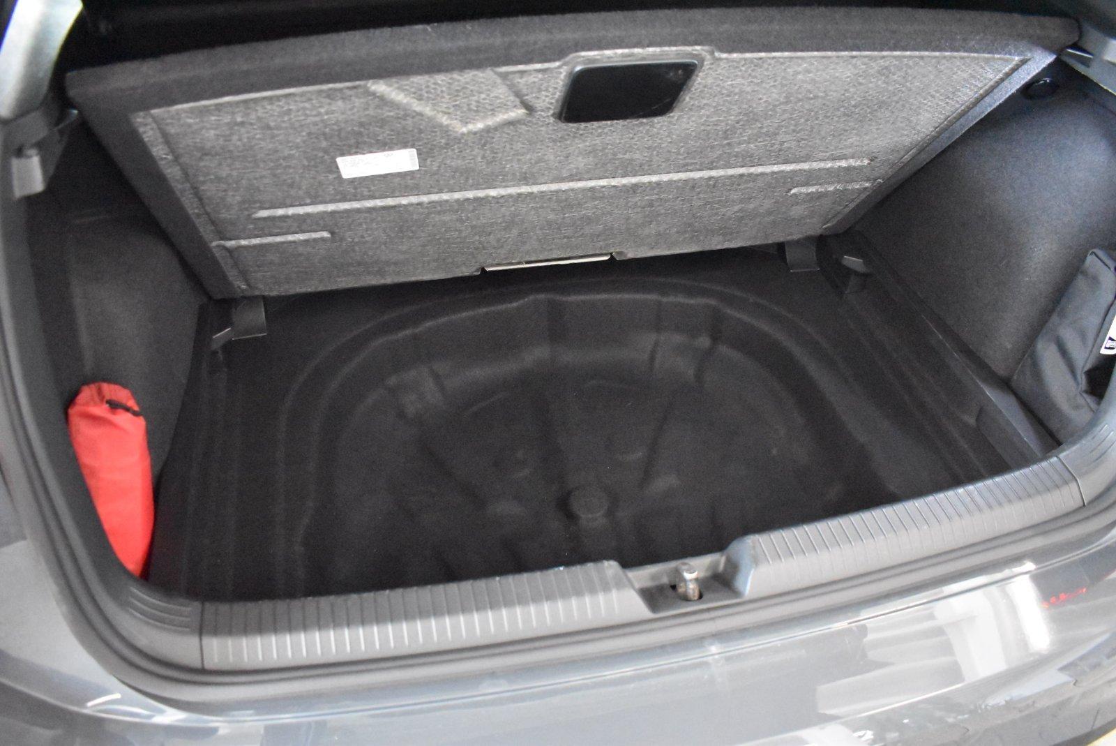 Volkswagen Golf VIII 1.5 eTSI R-Line APP LED Winterpaket, миниатюра 25