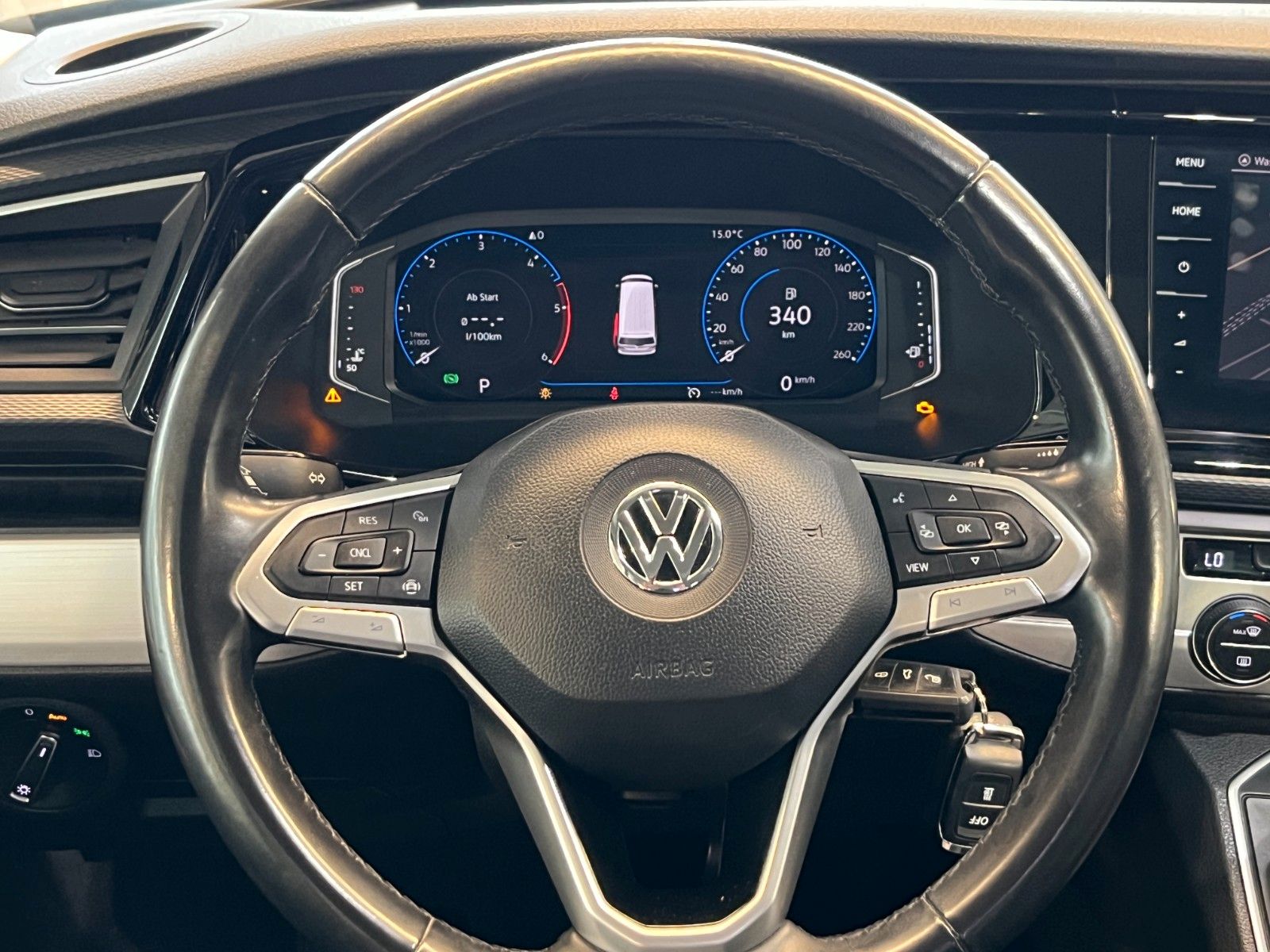 Fahrzeugabbildung Volkswagen T6.1 Multivan Comf. DSG Standhzg, Alcantara ACC