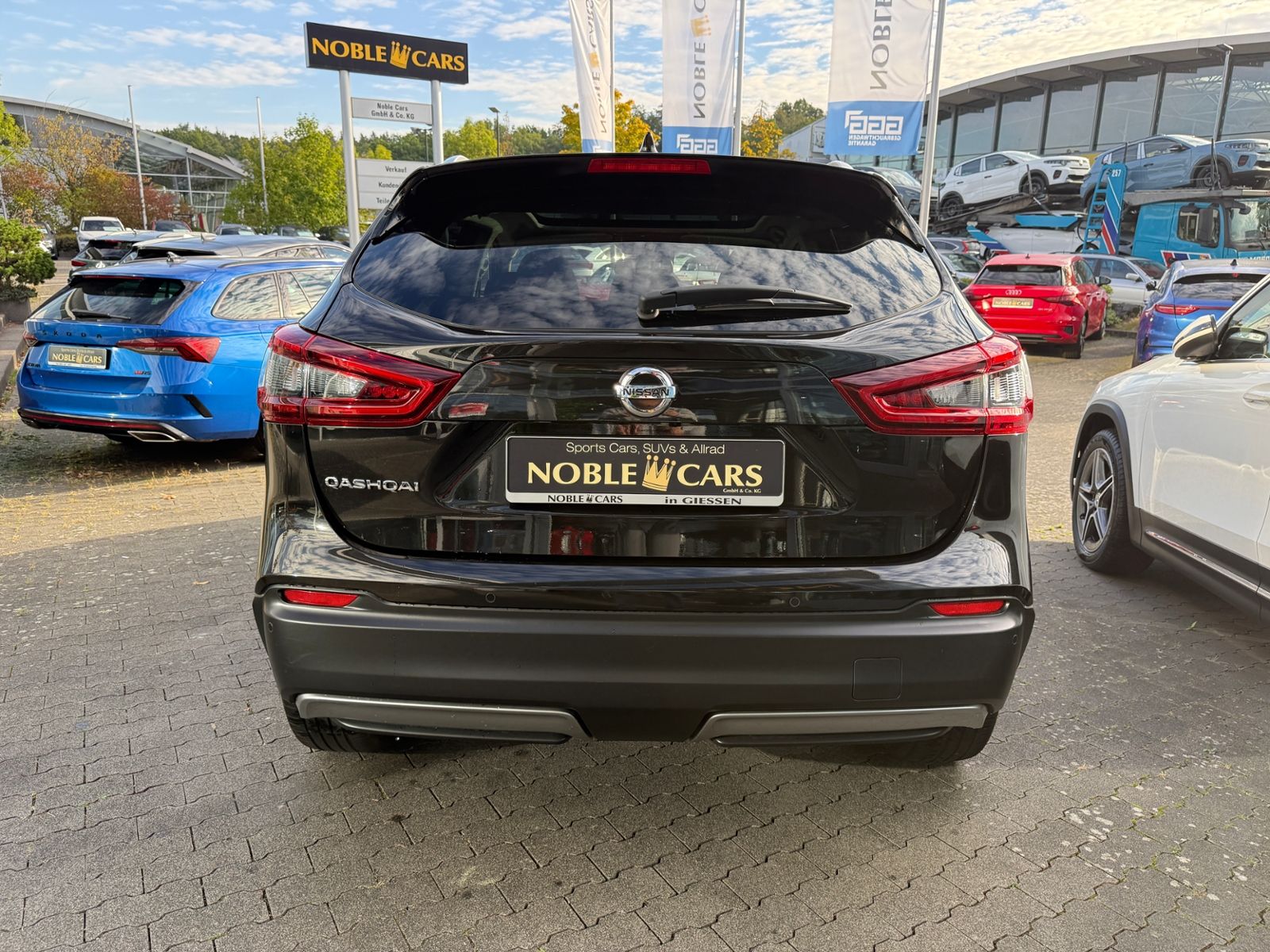 Fahrzeugabbildung Nissan Qashqai 1.3 DIG-T DCT ZAMA PANO NAV SHZ