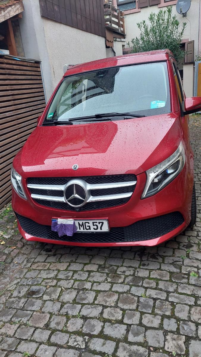 Mercedes-Benz V 220