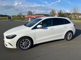 Mercedes-Benz B 220 d AHK DISTRONIC MULTIBEAM HIFI 8FACH-BER. - Mercedes-Benz B 220 von privat