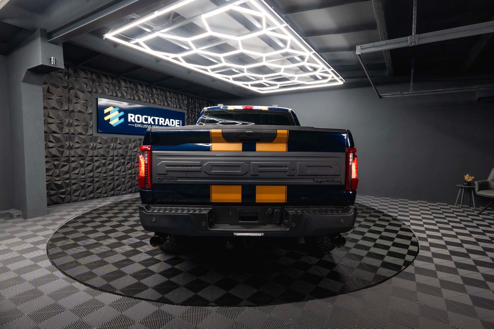 Fahrzeugabbildung Ford F150 5.0L V8 4x4 Offroad SuperCrew RAPTOR 19%