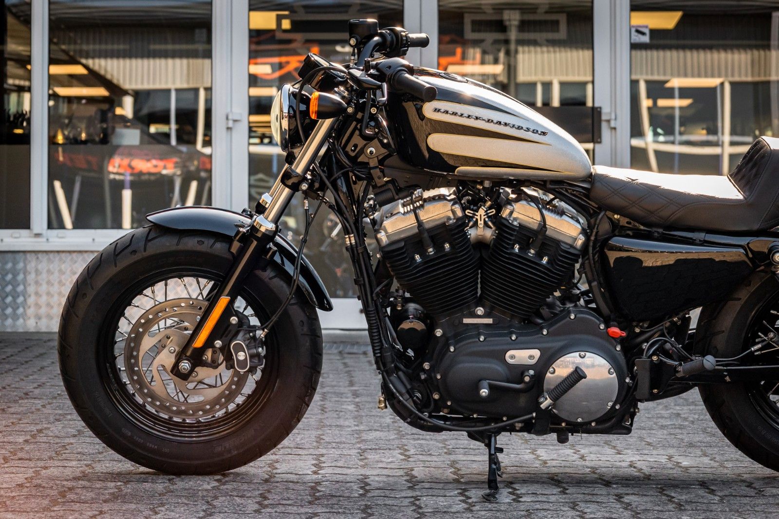 Fahrzeugabbildung Harley-Davidson XL1200X SPORTSTER FORTY-EIGHT - Remus -